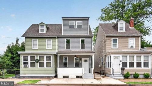 627 Pine St, BRISTOL, PA, 19007-3727 | Card Image
