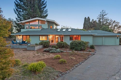 8622 Green Valley Rd, Sebastopol, CA, 95472-2256 | Card Image