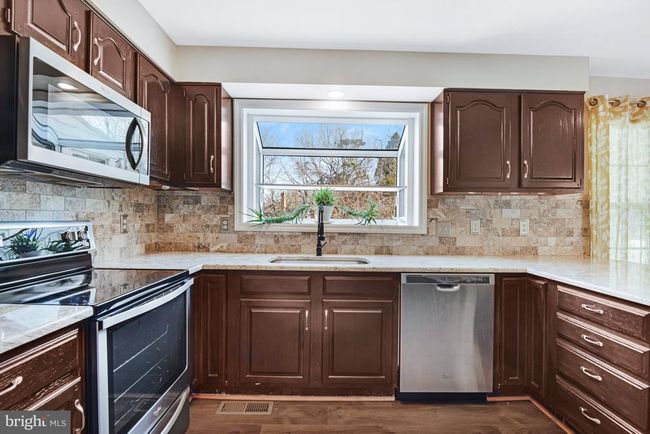 9711 Zimbro Ave, House other with 4 bedrooms, 3 bathrooms and null parking in MANASSAS VA | Image 14