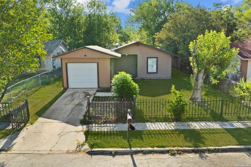8314 Little Squaw St, San Antonio, TX, 78242-2731 | Card Image