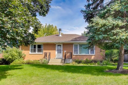 927 Half Day Rd, Highland Park, IL, 60035-1817 | Card Image