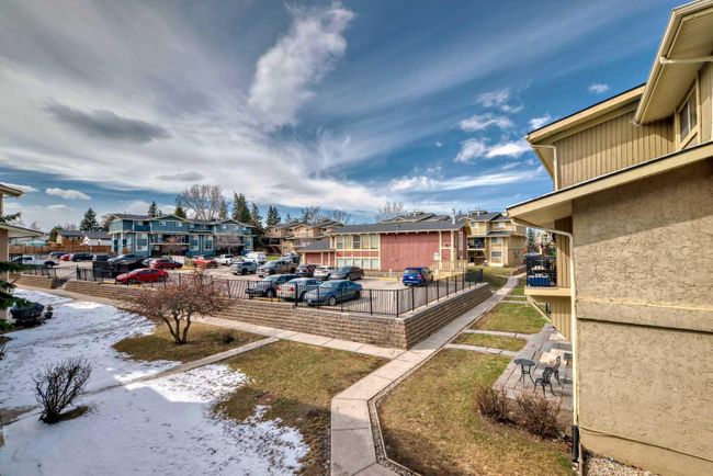 1003 - 2200 Woodview Drive Sw, Home with 2 bedrooms, 1 bathrooms and 1 parking in Calgary AB | Image 7