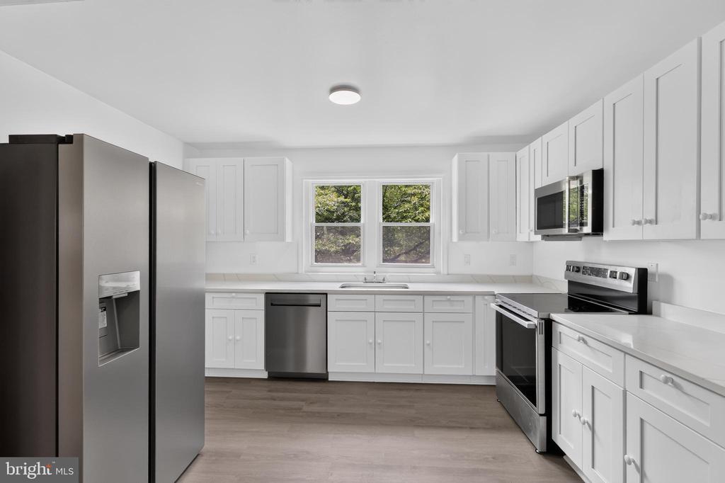 Residential in WOODBRIDGE 2