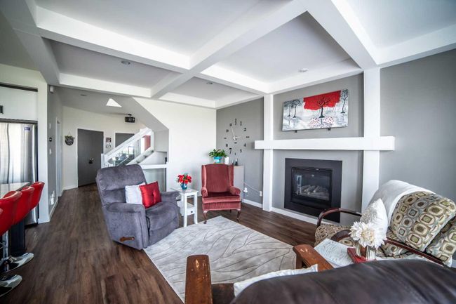 499 Greywolf Cove N, Home with 4 bedrooms, 3 bathrooms and 4 parking in Lethbridge AB | Image 3