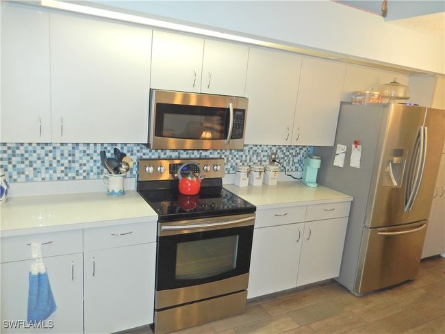 902 Mcgregor Park Cir, House attached with 2 bedrooms, 2 bathrooms and null parking in FORT MYERS FL | Image 16