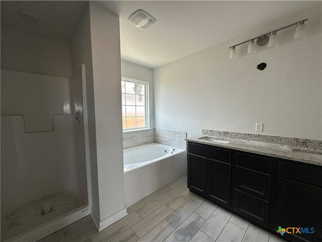 909 James Parker Cir, House other with 4 bedrooms, 2 bathrooms and null parking in Killeen TX | Image 15