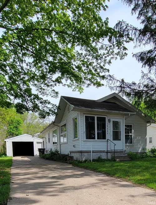 19649 Darden Rd, South Bend, IN, 46637-3857 | Card Image