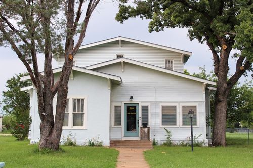 610 W 6th St, Cisco, TX, 76437-3011 | Card Image