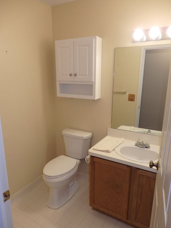 UNIT-2 - 140 Pine Tree Ridge Dr, Condo with 2 bedrooms, 3 bathrooms and null parking in Waterford MI | Image 20