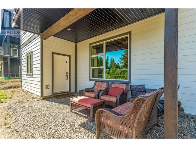 2737 Cedar Ridge St, House other with 2 bedrooms, 2 bathrooms and 4 parking in Lumby BC | Image 37