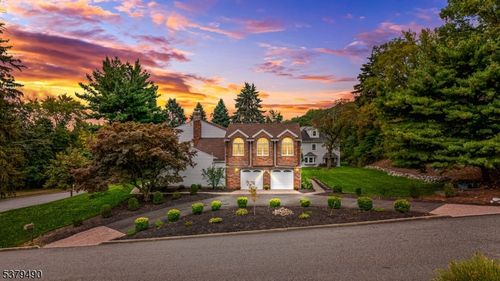 6 Old Orchard Dr, Hawthorne, NJ, 07506-3316 | Card Image