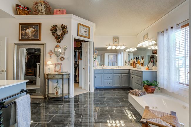 14101 E Fm 1527, Home with 3 bedrooms, 4 bathrooms and null parking in Lorenzo TX | Image 27