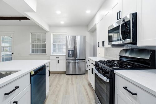 3825 Old Faithful Ct, Irving, TX, 75062-3021 | Card Image