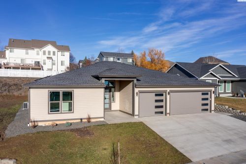 gorgeous-new-single-level-610 Sw Waha Ct, Pullman, WA, 99163-5999 | Card Image