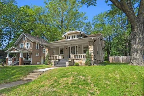 5518 Virginia Ave, Kansas City, MO, 64110-2852 | Card Image