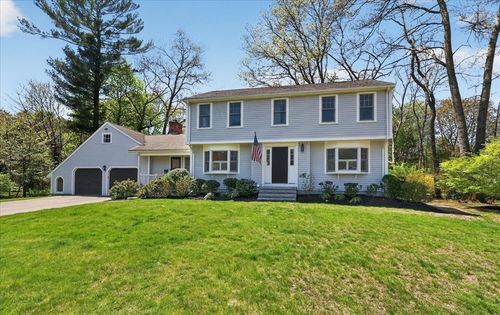 3 Sentinel Rd, Hingham, MA, 02043-3936 | Card Image