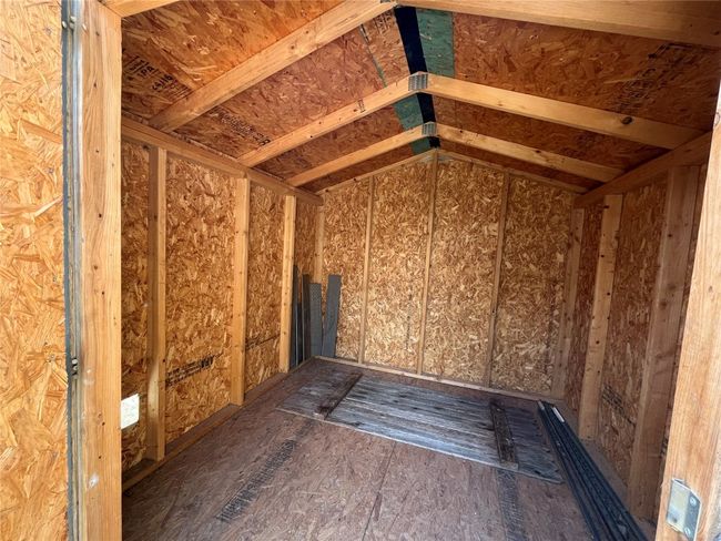 Nice clean storage shed | Image 30