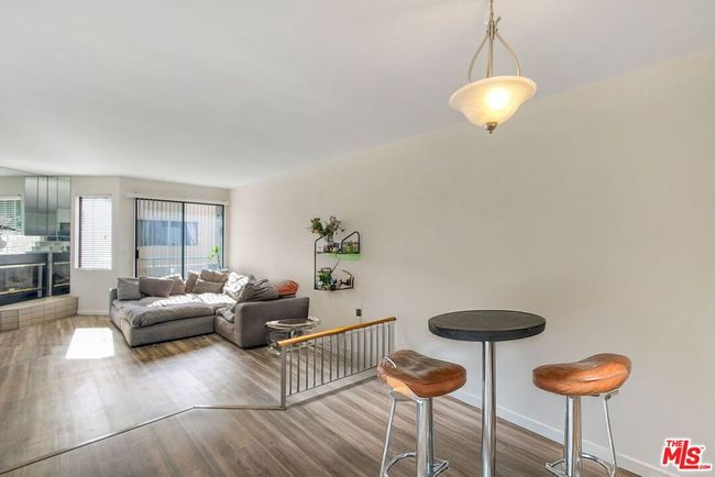 UNIT-2 - 19009 Sherman Way, Condo with 1 bedrooms, 1 bathrooms and 2 parking in Reseda CA | Image 7