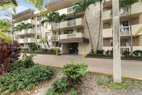 apt-132-1800 Sans Souci Blvd, North Miami, FL, 33181-3066 | Card Image