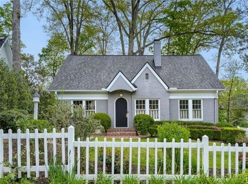 3929 N Stratford Rd Ne, Atlanta, GA, 30342-3917 | Card Image