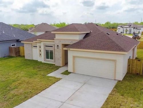 5439 Barbwire Ln, Brownsville, TX, 78526-4340 | Card Image