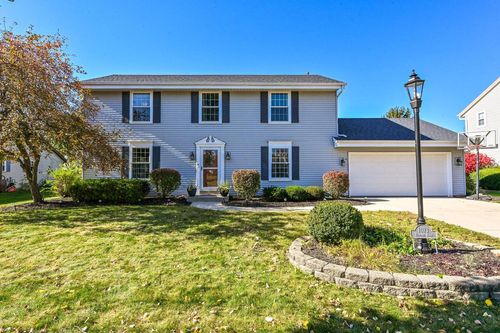 1073 Bending Brae Drive, Pewaukee, WI, 53072 | Card Image