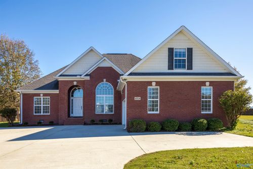 14704 Calderwood St, Athens, AL, 35613-7447 | Card Image