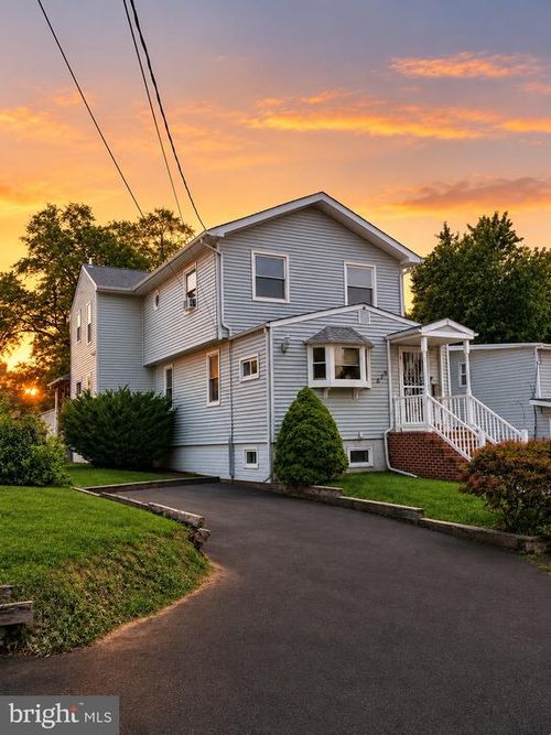 923 Rosa Ave, CROYDON, PA, 19021-7544 | Card Image