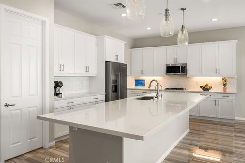 2310 Nova Way, Corona, CA, 92883-0635 | Card Image