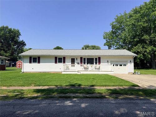 526 Harrington St, Carlinville, IL, 62626-1229 | Card Image