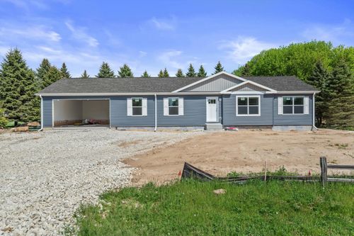 6910 Shady Lane Rd, West Bend, WI, 53090-8989 | Card Image