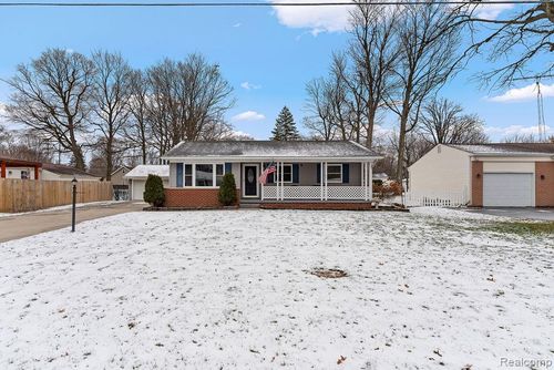 4277 Ashlawn Dr, Flint, MI, 48507-5657 | Card Image