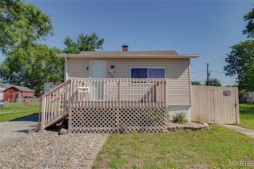 124 E 7th St, Roxana, IL, 62084-1324 | Card Image