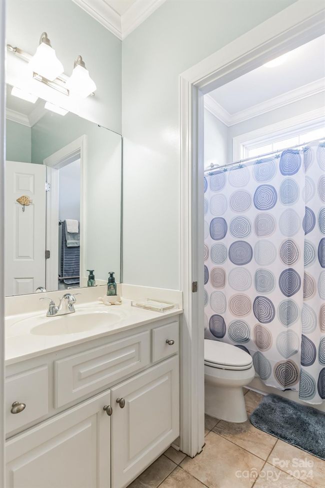 Full Bath from Foyer | Image 12