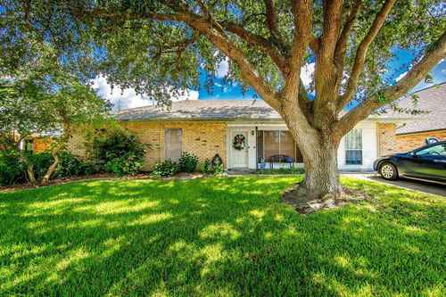 302 N Moss Dr, Houma, LA, 70360-3955 | Card Image