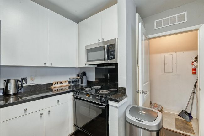 UNIT-1206 - 3505 Sage Rd, Condo with 2 bedrooms, 2 bathrooms and 2 parking in Houston TX | Image 30
