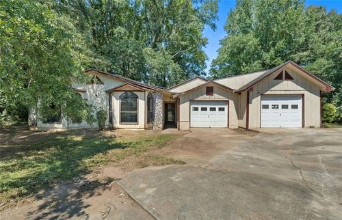 64 Ruby Dr, Woodbury, GA, 30293-2401 | Card Image