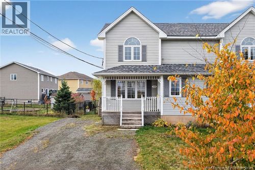 123 Hampton St, Moncton, NB, E1G5H2 | Card Image