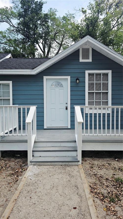 8419 N Ola Ave, TAMPA, FL, 33604-1339 | Card Image