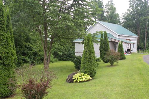 100 Ledge Ln, Bristol, VT, 05443-4468 | Card Image