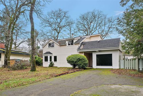 1826 Cedar Hill Cross Rd, Saanich, BC, V8P2R4 | Card Image