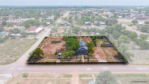210 E Campbell St, Stamford, TX, 79553-3906 | Card Image