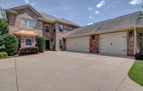 112 Navajo Trl, Maumelle, AR, 72113-5870 | Card Image