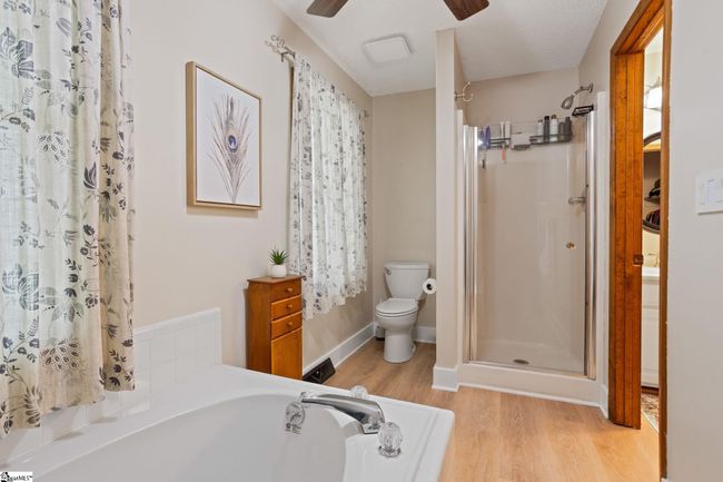 105 Fox Chase Ct, House other with 4 bedrooms, 3 bathrooms and 2 parking in Simpsonville SC | Image 19