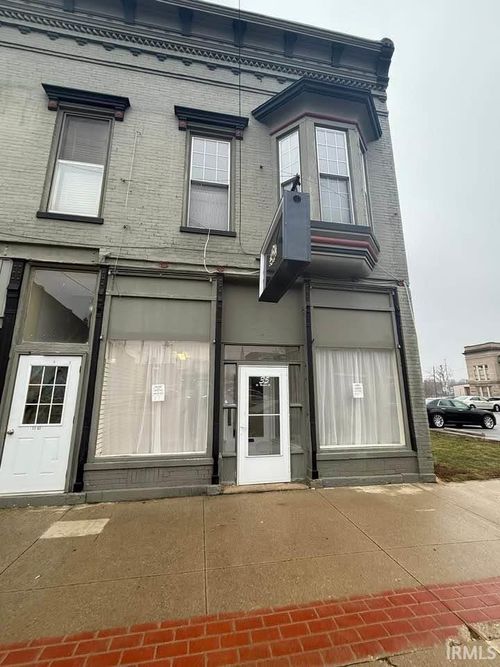 35 W Market St, Huntington, IN, 46750-2654 | Card Image