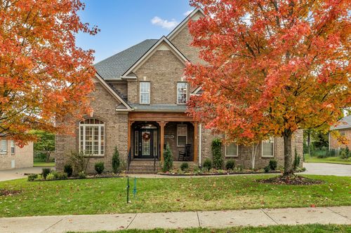 1015 Smokerise Ln, Hendersonville, TN, 37075-7207 | Card Image