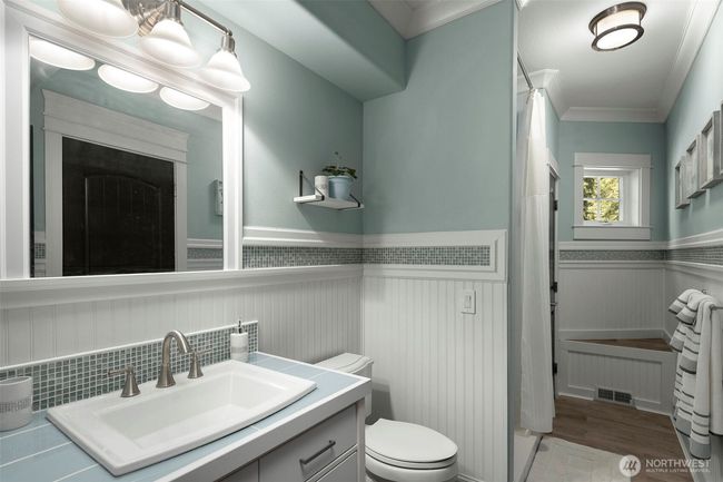 Main floor bath with shower. | Image 20