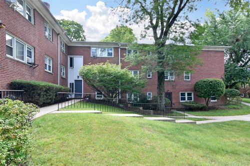l-4-140 N Broadway, Irvington, NY, 10533-1219 | Card Image