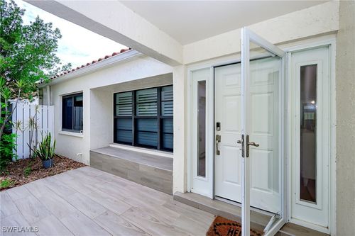 13-719 Reef Point Cir, NAPLES, FL, 34108-8702 | Card Image