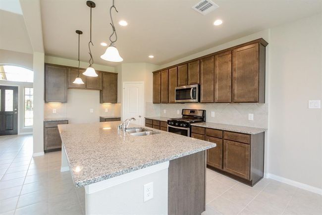 29639 Yaupon Shore Dr, House other with 4 bedrooms, 4 bathrooms and 2 parking in Spring TX | Image 14